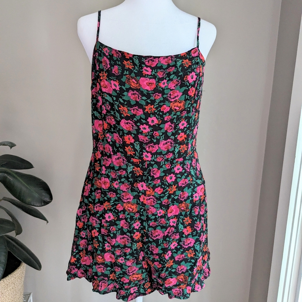 Large Anthropologie Lush Spaghetti strap Tank Romper dark floral